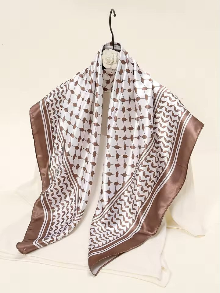 Foulard carré en Satin Imprimé Keffiyeh