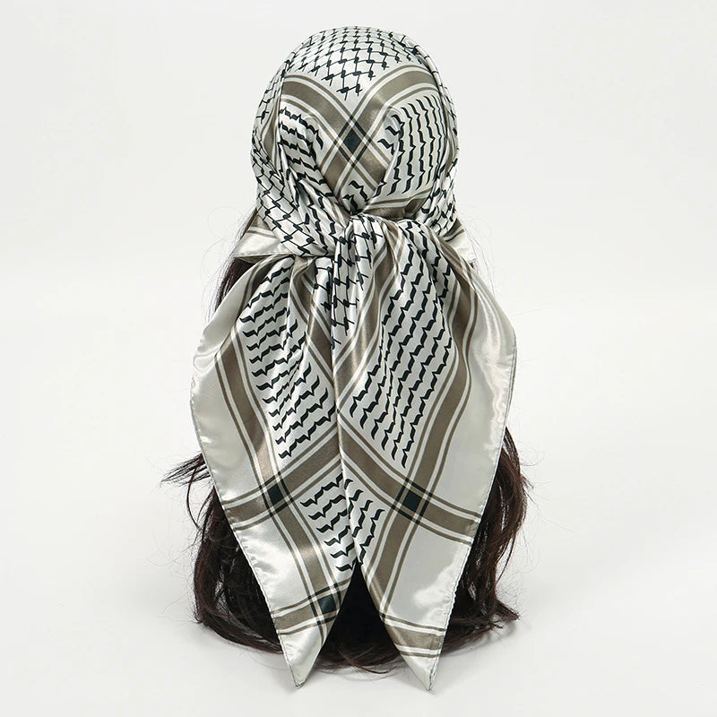 Foulard carré en Satin Imprimé Keffiyeh