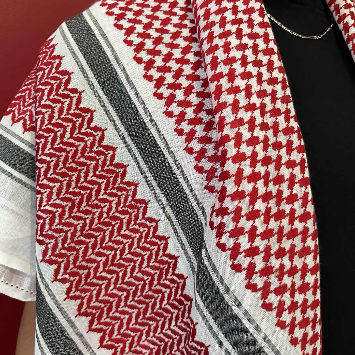 Keffiyeh Rouge noir et blanc
