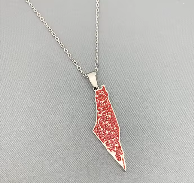 Collier doré carte de la Palestine avec Motifs Traditionnels